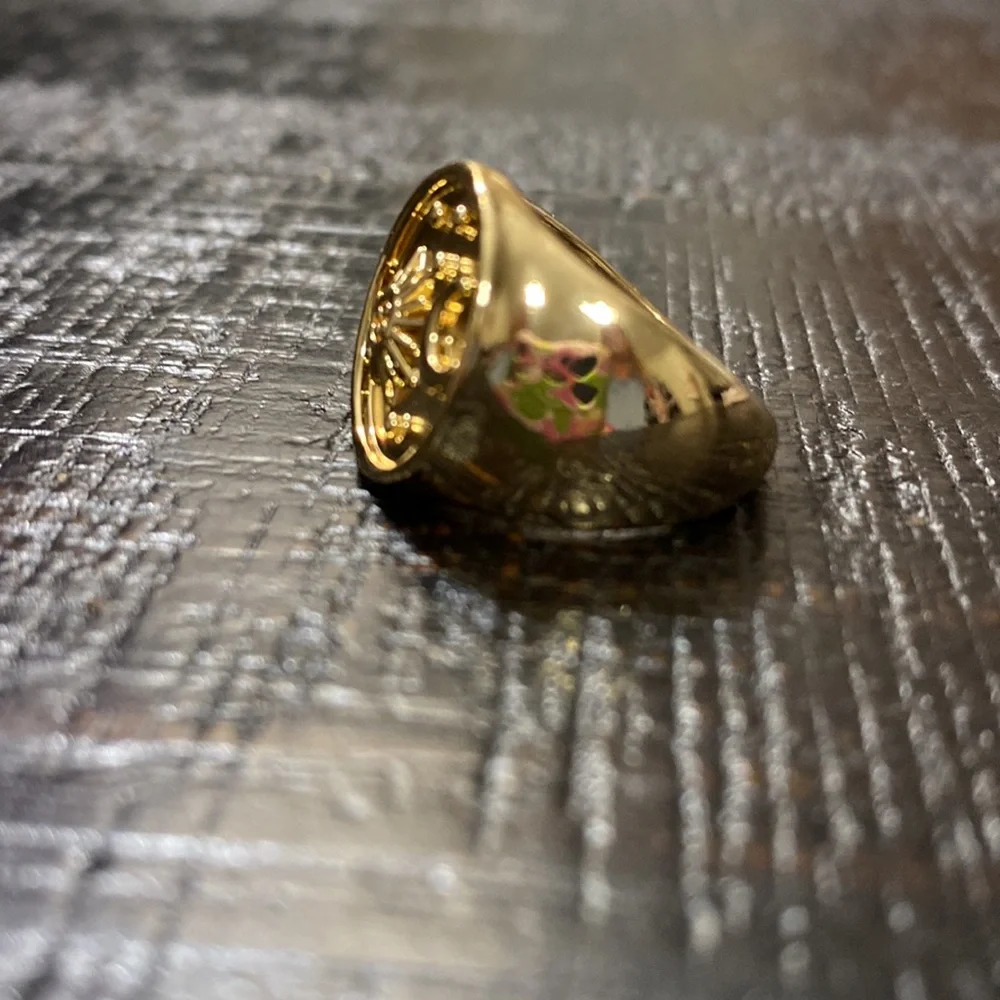 NWOT Size 6 Gold Tone Sun & Moon Signet Ring - Women Jewelry!